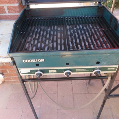 best way to clean bbq grill